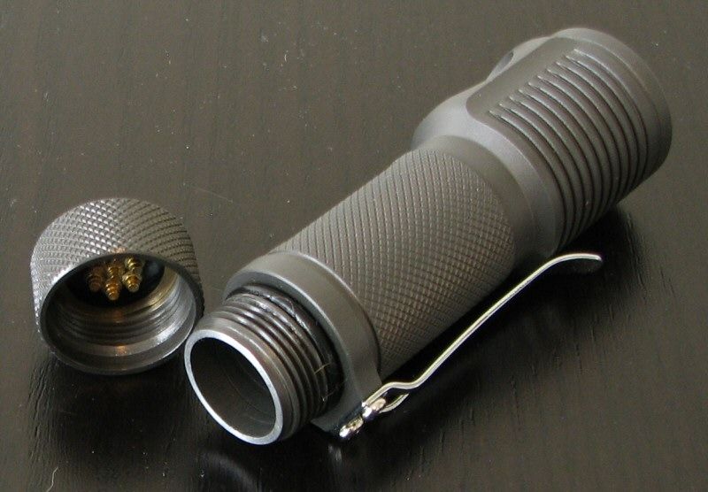 Zebralight SC5 (1xAA, XM-L2) Review: RUNTIMES, BEAMSHOTS, VIDEO